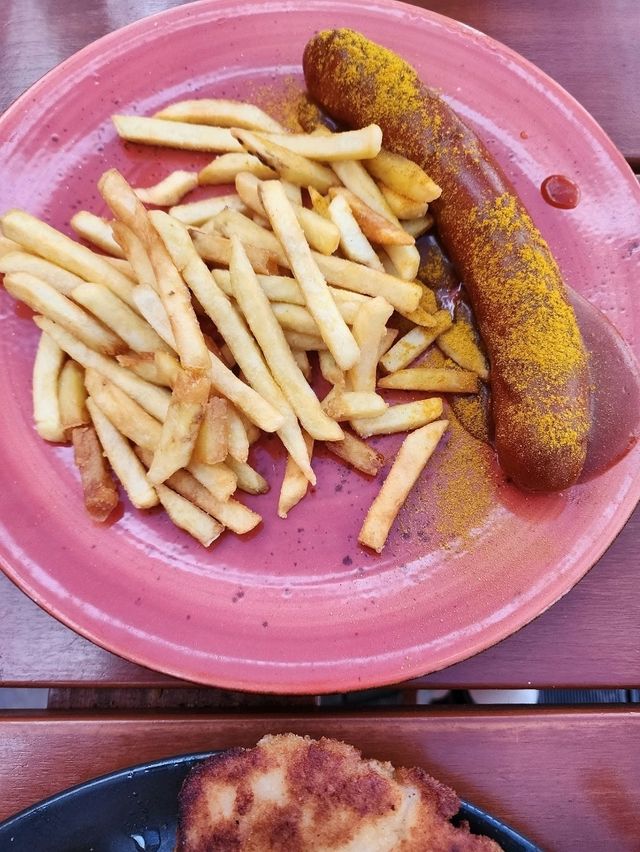 Steinheil 16: Munich’s Must-Try Spot for Epic Portions & Vibes! 🍽️✨