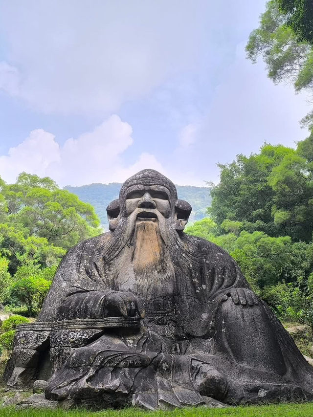 中國泉州 洛陽古街 古橋 弘一大師 老子石雕像 中國泉州 洛陽古街 古橋 弘一大師 老子石雕像