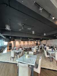 Stay Elegan di Hermes Palace Hotel Medan
