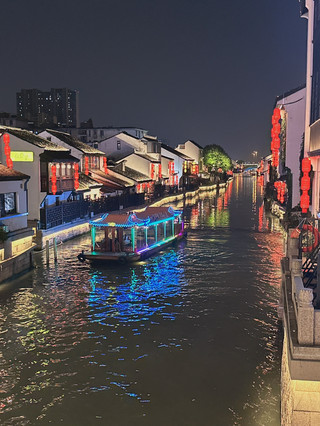 Tur singkat Shanghai dan Nanjing! Rasakan pengalaman mengenakan Hanfu di Taman Yu, saksikan pemandangan malam Bund yang menakjubkan, dan kagumi toilet mewah Nanjing serta tempat berdoa di Kuil Jiming 🇨🇳✨
