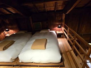 伊賀上野 NIPPONIA HOTEL｜城下町の古民家に暮らす、木造ロフトで過ごす一夜。