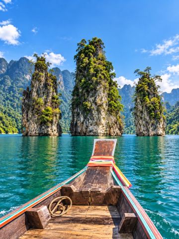 Cheow Lan Lake — Thailand’s "Guilin," a Paradise Amidst Mountains and Emerald Waters!