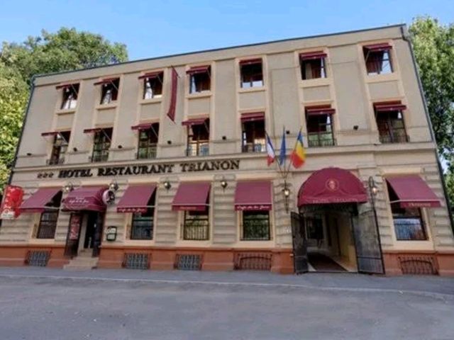 Trianon Hotel

