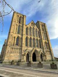 Visit Ripon Cathedral this christmas! ⛪️🎄