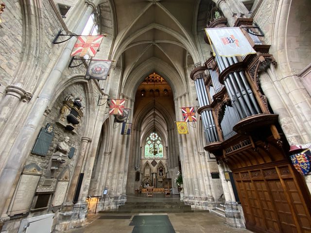 Reflective Visit to Southwark Cathedral ⛪🌿