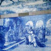 상 벤투 기차역 안에 있는 아줄레주(azulejo) 타일 벽화 보고 가세요 
