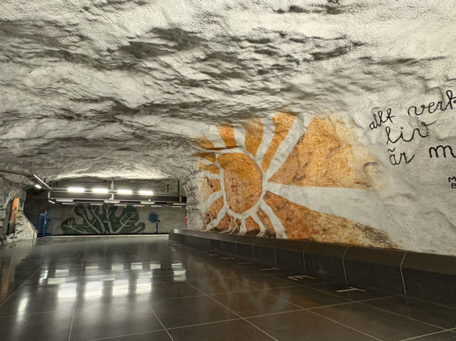 ストックホルムの地下鉄アート巡り🎨
