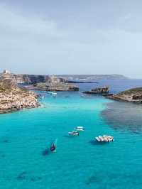 🎒🌴 Backpacker Essentials for Comino Island