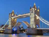 🌉 London’s Timeless Gatekeeper: Tower Bridge Unfolded 🌇  