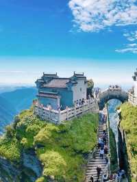 ⛰️ Fanjing Mountain – Sacred Peaks Above the Clouds