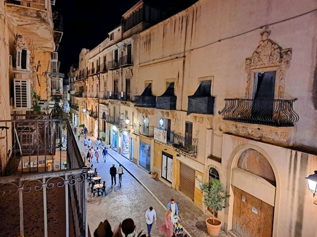 Agrigento’s Rich History: Tips & Tricks to Explore 🏛️🌄