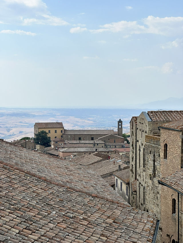 Top places in Volterra to get your dream panorama photos of Tuscany