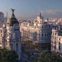 Unleash Allmighty Madrid Magic on Gran Via! 😎🏙️✨