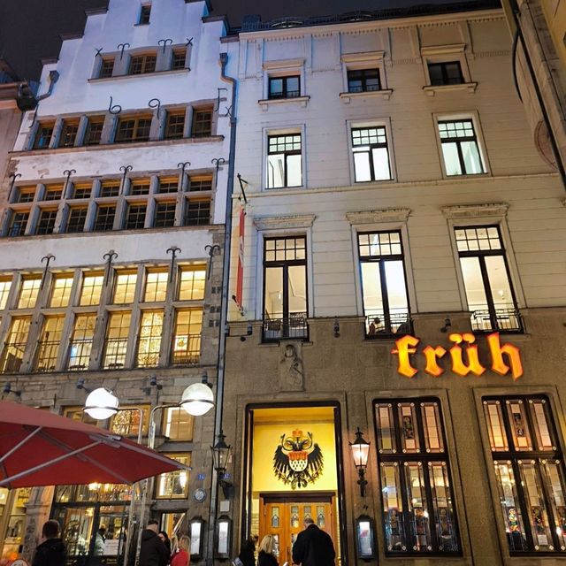 Cologne Weekend Vibes: Where Culture & Chill Collide 🌙🏨 Cologne Weekend Vibes: Where Culture & Chill Collide 🌙🏨