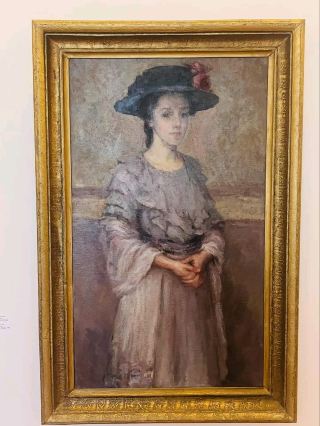 #冬日之旅 🎨 索菲亞國家美術館，沉浸於保加利亞藝術之中 🖼️

走進索菲亞國家美術館，探索保加利亞的藝術之心——數百幅繪畫、雕塑和攝影作品匯聚於這座位於索菲亞市中心的莊嚴建築之中。對於文化愛好者以及任何渴望在城市漫步中汲取靈感的人來說，這裡都是不容錯過的景點！

不妨從悠閒漫步展廳開始您的參觀之旅——直奔亮點：一幅令人著迷的畫作，畫中一位身著白裙的女子在淺色背景的映襯下顯得格外美麗。想要拍出完美的Instagram美照，可以嘗試從側面拍攝特寫，或以美術館優雅的建築為背景進行構圖。美術館的佈置鼓勵您自由探索，所以請不要匆忙：盡情欣賞保加利亞的經典和當代藝術作品。

必做之事：參加任何正在進行的活動或展覽－請在諮詢台查看日程安排；小型工作坊或導覽遊經常舉辦，能為您提供更多背景資訊。帶上筆記本，記下你最喜歡的作品和感受——相信我，這裡作品風格多樣，你會想要記住那些觸動你的作品。

實用小秘訣：美術館週二至週日開放，時間為上午 10:00 至下午 6:00；週一休館。建議儘早到達，避開人潮，尤其是在週末。大件行李需寄存在衣帽間。別忘了查看每個展廳的光線，以便拍出最佳照片；主窗附近的自然光是理想之選。

注意事項：部分展間可能比較冷，建議帶件輕薄外套以備不時之需。不同展覽的攝影規則可能有所不同—如有疑問，請諮詢工作人員。

#索菲亞 #美術館 #文化之旅 #博物館日 #保加利亞旅行