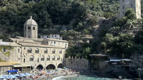🇮🇹 San Fruttuoso - a medieval abbey in a bay hidden from the world — traveler post in Monza