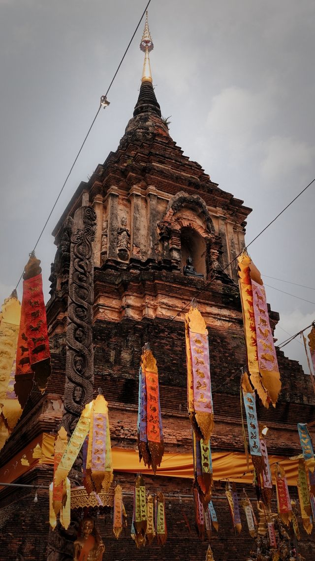 Wat Lok Moli: an ancient and niche temple in northern Thailand.