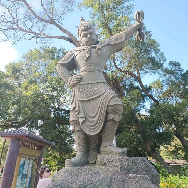 268 steps to see the Big Buddha! 😍