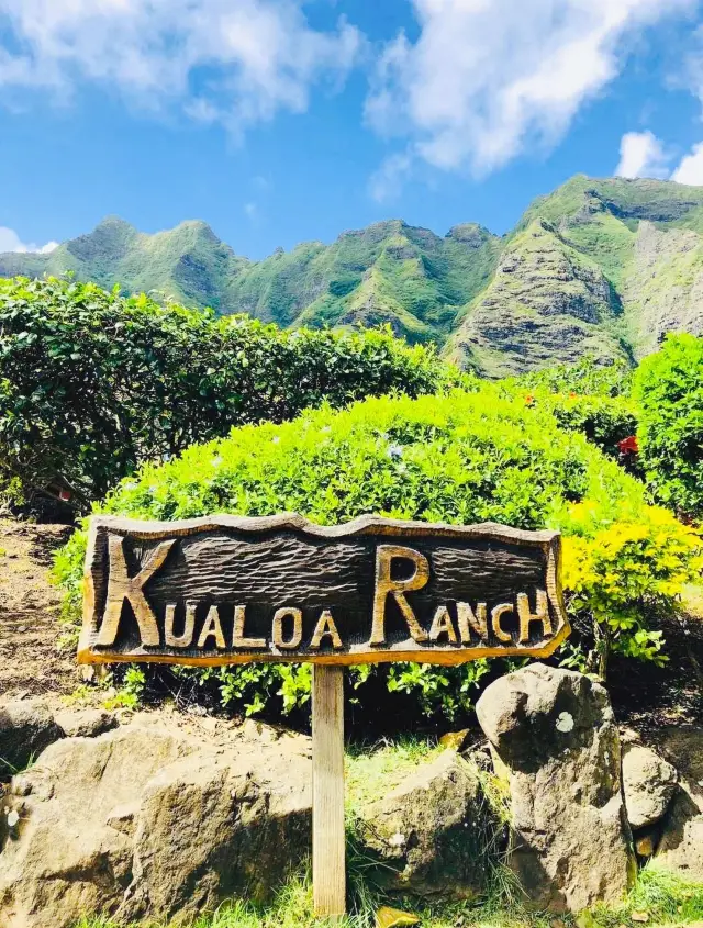 Unveiling the mysteries of the Jurassic world - Kualoa Ranch!