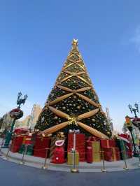環球影城的巨星聖誕樹真的太美了！冬天的氛圍感拿捏啦