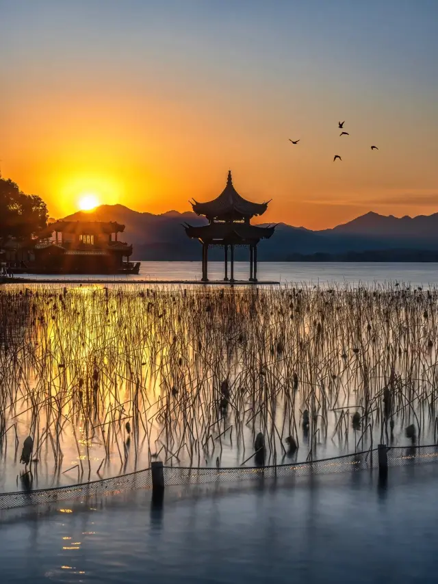 2023 | Take a last look at the sunset over West Lake