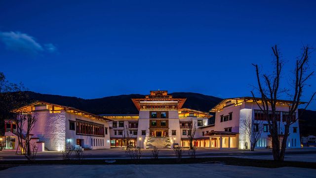 西藏｜小瑞士魯朗小鎮，冬天不是一般的荒涼