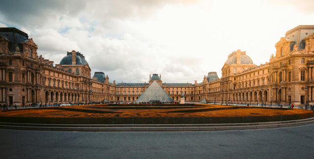 Louvre Museum Photography Guide