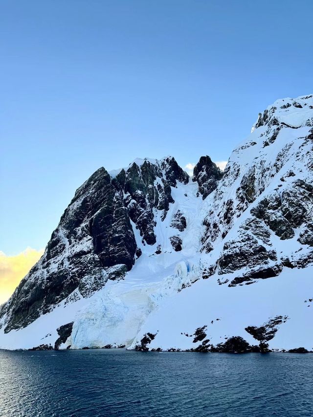 南極知識庫｜勒梅爾海峽拍日照金山