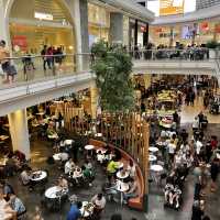 Fashion Capital-Australia’s largest shopping center, Chadstone Shopping Center, Melbourne 
