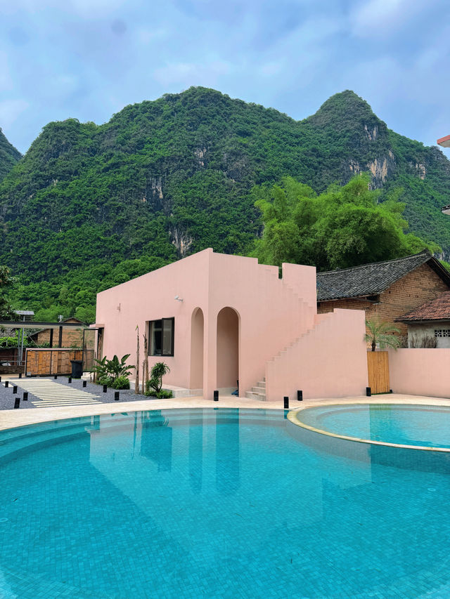陽朔新晉避世秘境度假酒店|住進山景油畫