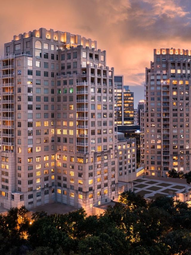 🍂✨ Dallas Delights: Fall into Luxury at The Ritz-Carlton! 🏨🍁