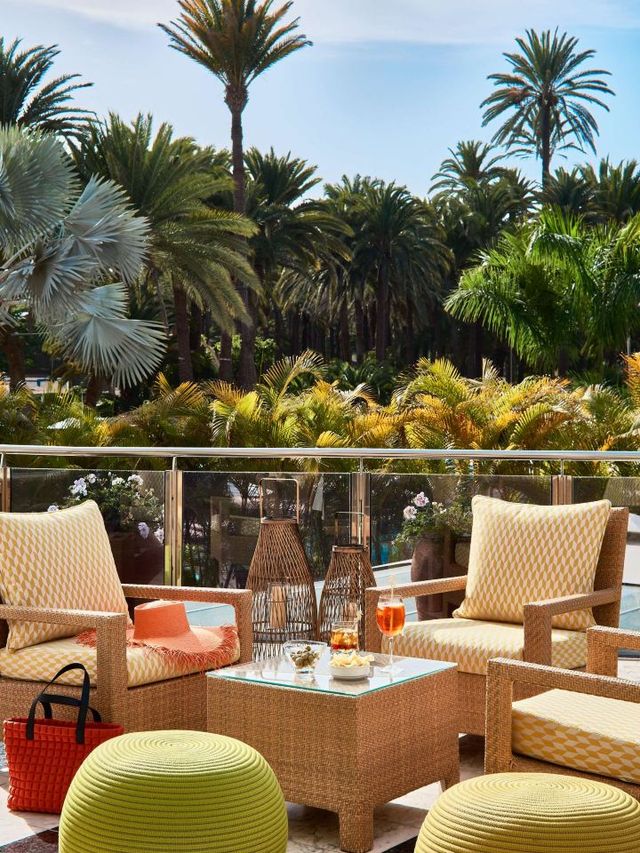 🌴🏖️ Maspalomas' Finest: Seaside Palm Beach Picks! 🛎️✨