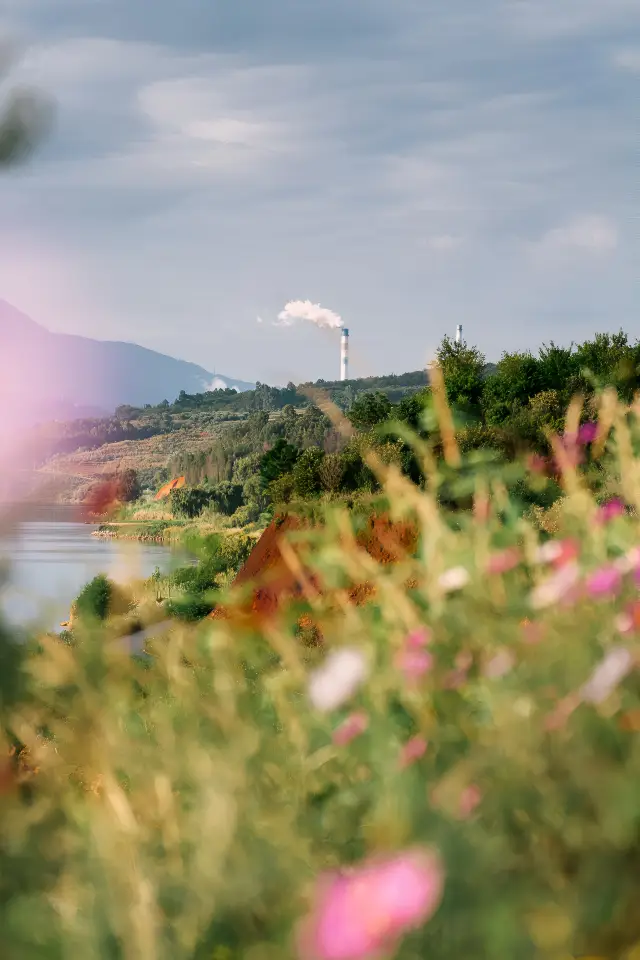 Discover Kunming | How beautiful is the S-shaped bend of the "seaside" in Kunming? 