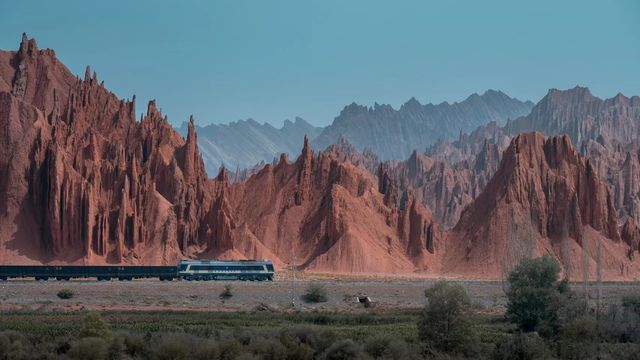 穿越魔界的列車|獨庫公路很容易錯過的景點。