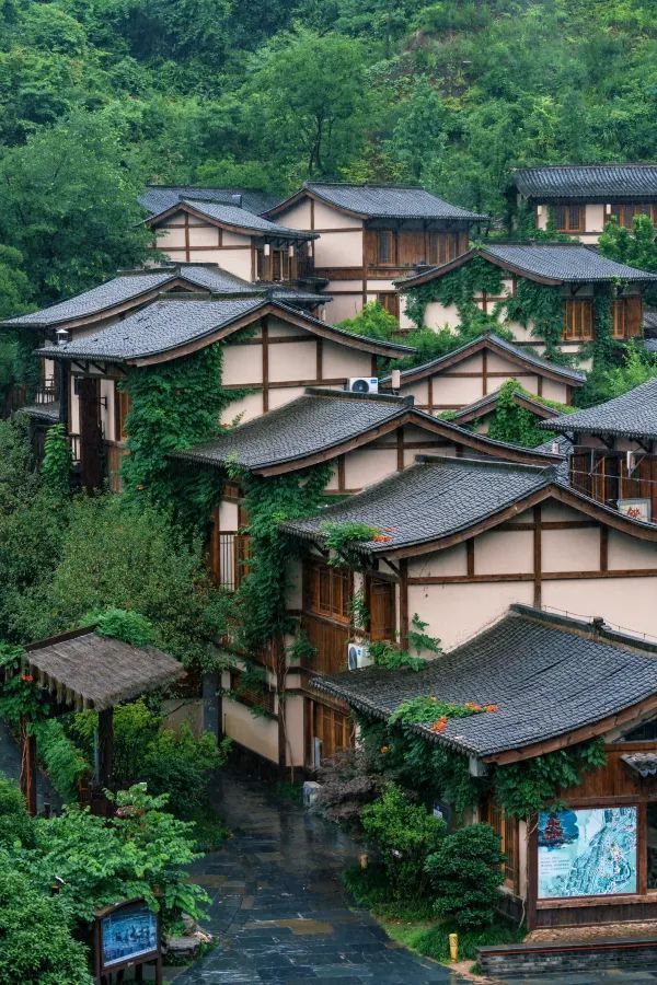 Compared to Jingdezhen, I Prefer the Hidden Gem City Recommended by National Geographic