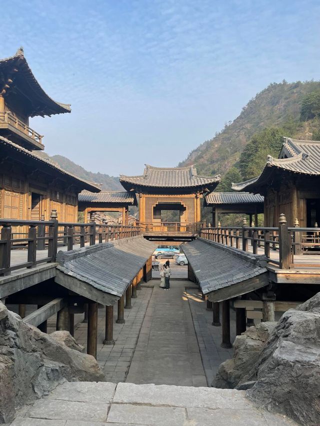 美不勝收，一不小心便穿越到電視劇裡的仙俠世界。