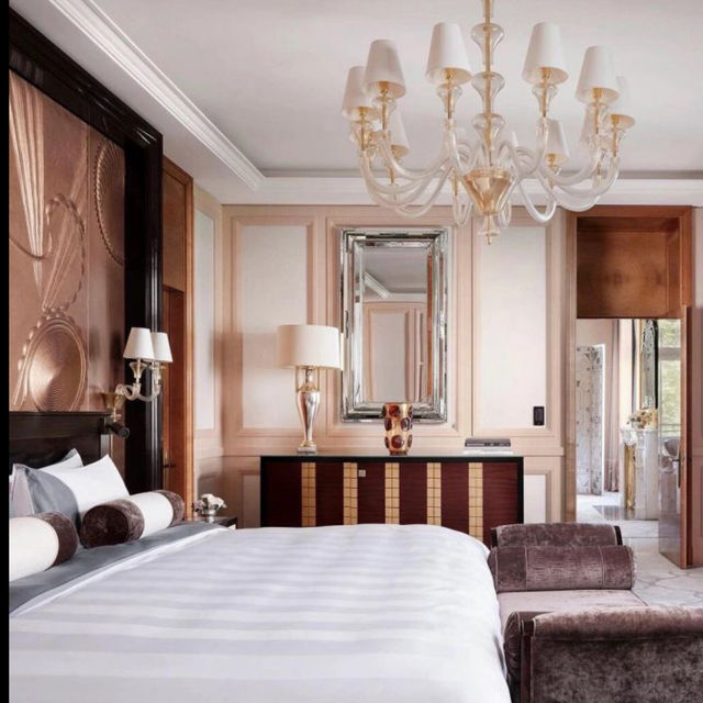 Peninsula paris 