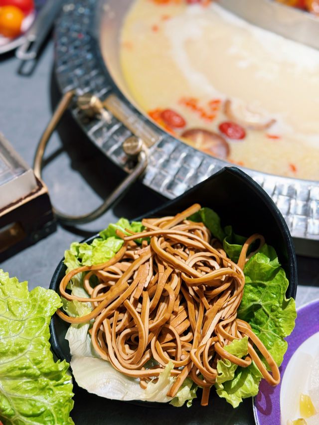 不吃火鍋怎麼過冬天！川味火鍋熱辣辣。