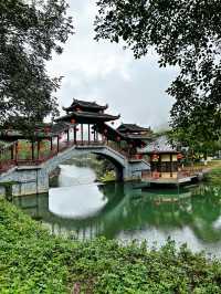 屏邊·滴水苗城