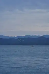 住進湖光山色中，擁抱自然嘅度假天堂！
