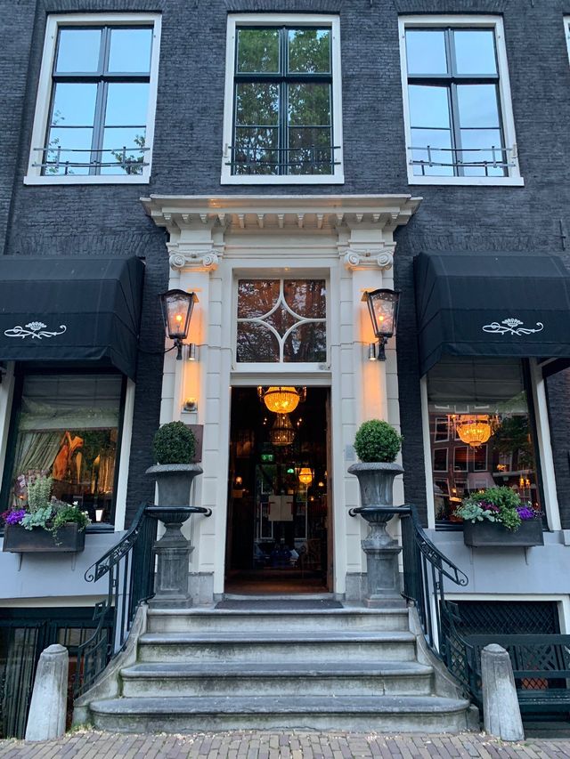 托倫酒店 | 荷蘭阿姆斯特丹的完美體驗  托倫酒店坐落於阿姆斯特丹迷人的Keizersgrach