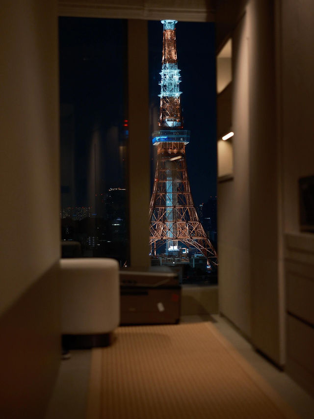 東京Janu Tokyo 泳池+窗景，把城市浪漫焊死了💥