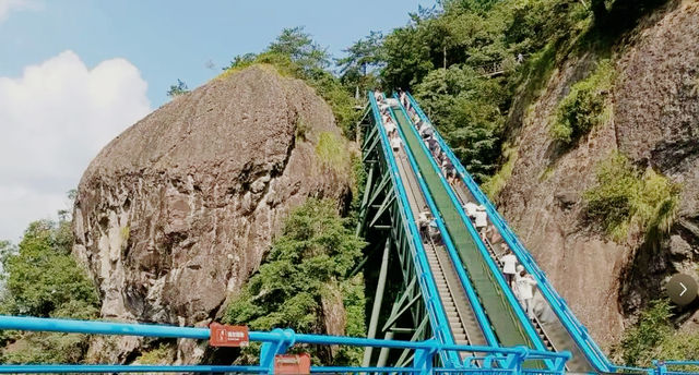 8處有電梯嘅山，適合懶人爬嘅山，遊山玩水更輕鬆
