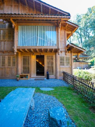 Seeking tranquility in the deep mountains, enjoying leisure at Moon Mountain Residence