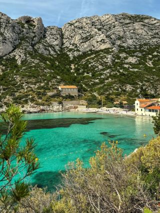 Calanques - สัมผัสสวรรค์สีฟ้าระหว่างเมืองมาร์เซย์และเมือง Cassis! ⸻ แนะนำสถานที่ท่องเที่ยว อุทยานแห่งชาติ Calanques