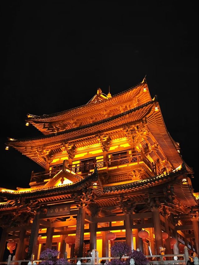 桂林夜遊必打卡!日月雙塔美到窒息 桂林夜遊必打卡!日月雙塔美到窒息