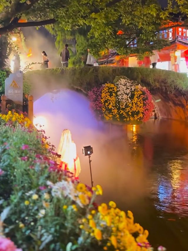 麗江古城的夜晚真美 麗江古城的夜晚真美