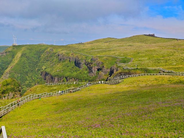 藏在貴州的 “高山小草原”，騎馬看雲超治癒！  貴州一處能 “假裝在內蒙古” 的寶藏地 —— 二台坡