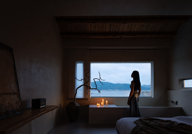 這間侘寂風民宿,竟成了「海邊焦慮症」的解藥。 這間侘寂風民宿,竟成了「海邊焦慮症」的解藥。