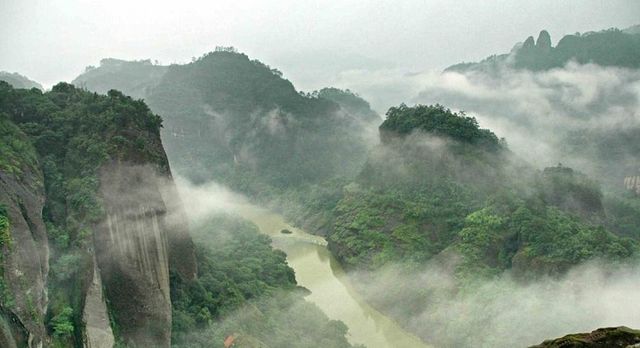 【武夷山3天2夜】人均2k住進山水畫裡!巖茶竹筏+秘境徒 【武夷山3天2夜】人均2k住進山水畫裡!巖茶竹筏+秘境徒